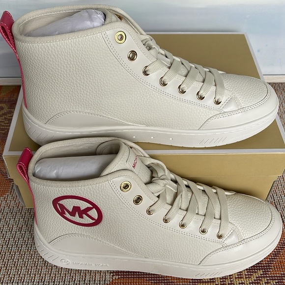 MICHAEL KORS SHEA MID HIGH TOP
FAUX LEATHER
49R4SHFE5L
ELECTRIC PINK
Sneakers - Picture 4 of 16